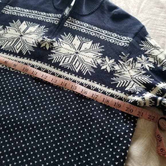 Aspen | 100% Cotton Snowflake Christmas Sweater - Picture 7 of 9